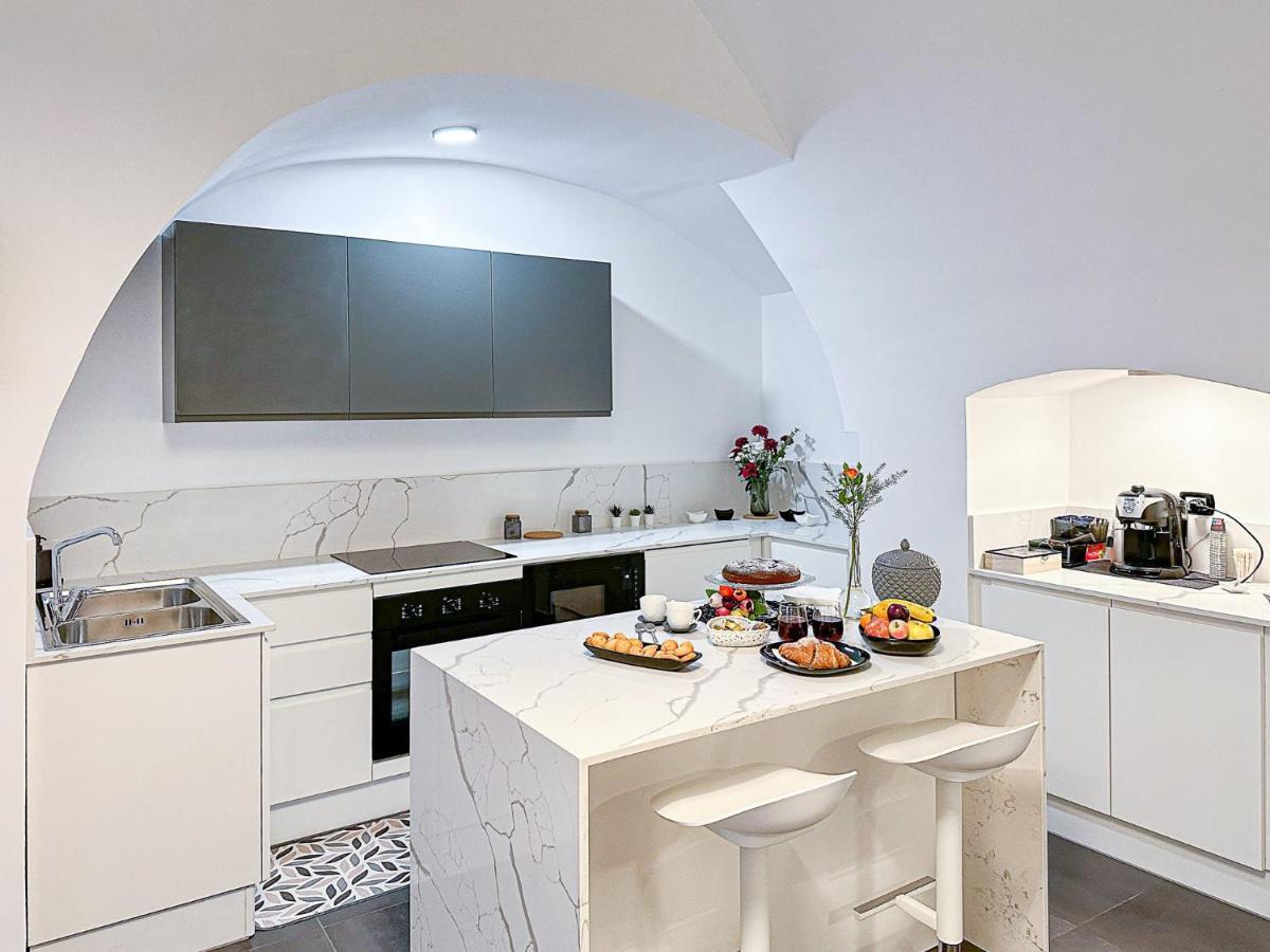 Marbel Suite Adelfia Exterior photo